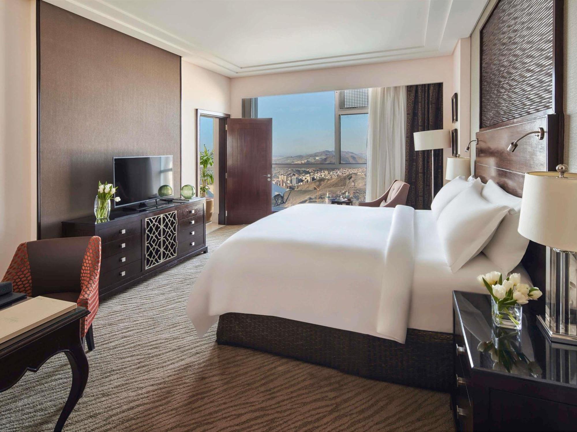 Fairmont Gold Junior King Suite City View,1730030419:JPEG